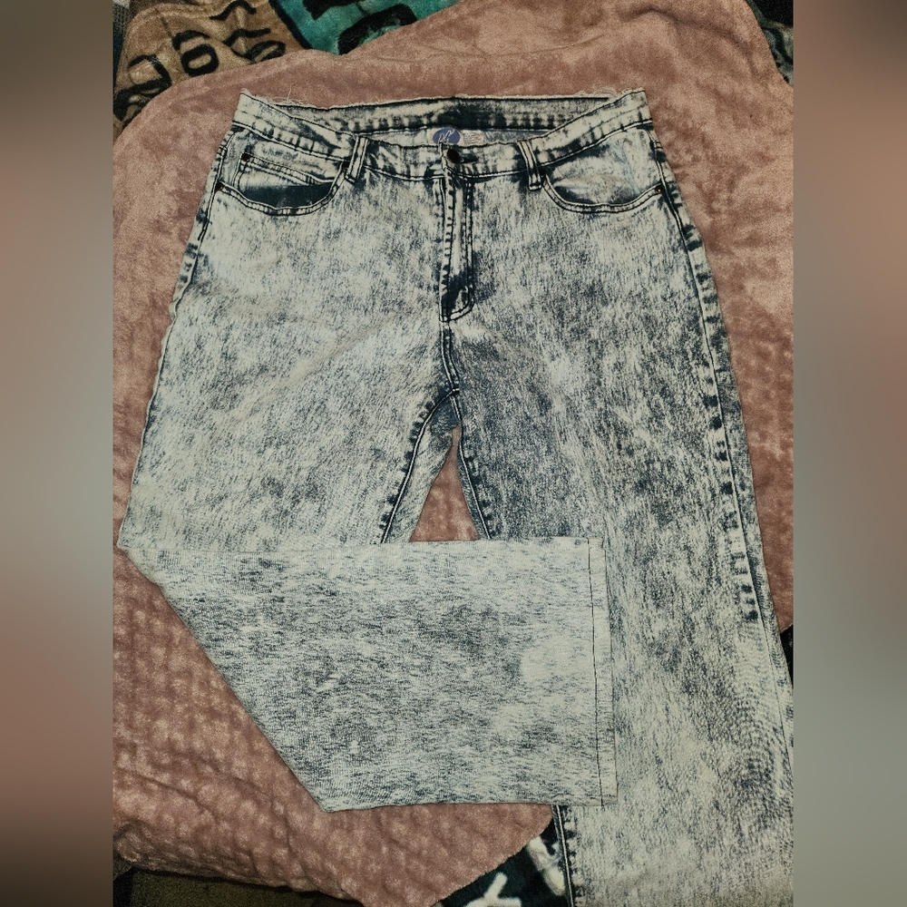 16 White Washed denim Jeans By Diane Gilman